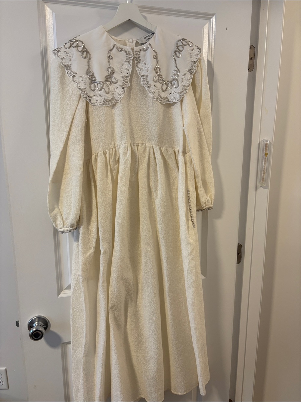 Dream-by sister Jane: Ivory Long-Sleeve Dress with Embroidered Peter Pan Collar